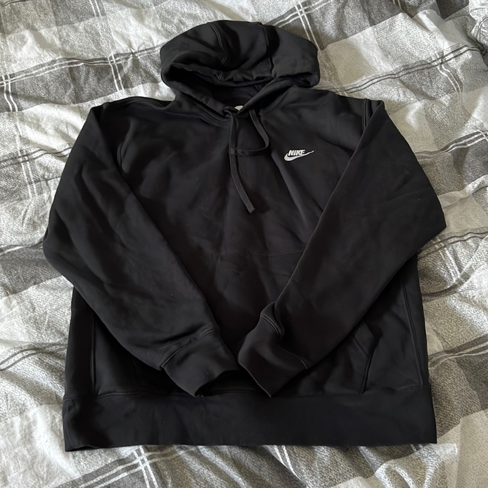 ✨BRAND NEW✨ black nike hoodie